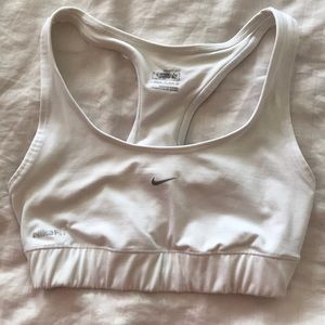white nike sports bra
